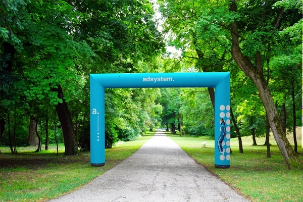  Adgate Air Square Outdoors